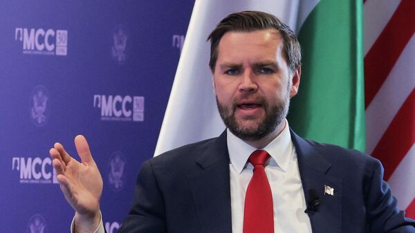 JD Vance, İranlıların bir anlaşmaya varmak için iyi niyetle müzakere etmesi gerektiğini söyledi - Sputnik Türkiye