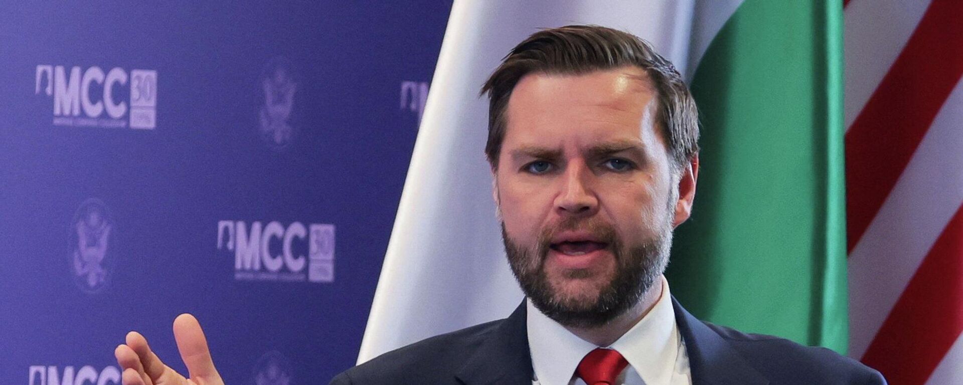 JD Vance, İranlıların bir anlaşmaya varmak için iyi niyetle müzakere etmesi gerektiğini söyledi - Sputnik Türkiye, 1920, 08.04.2026