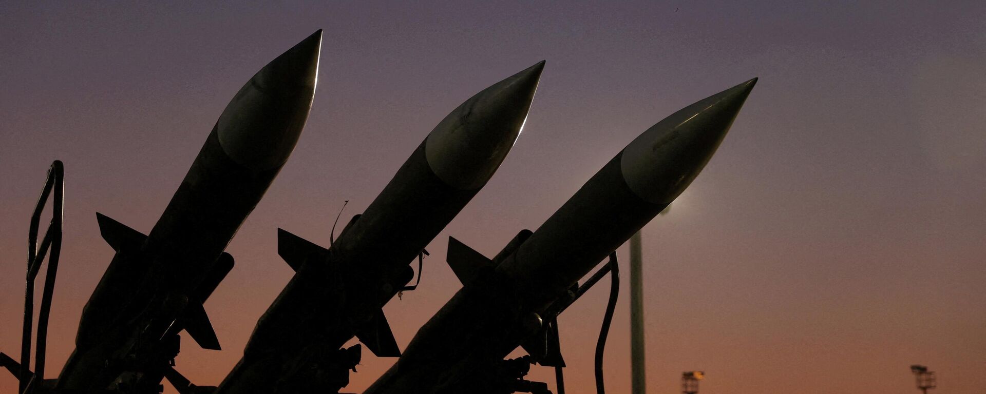 İran Devrim Muhafızları'nın savaş öncesi sergilediği füzeler - Sputnik Türkiye, 1920, 08.04.2026