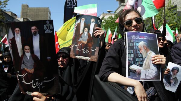 Hamaney'in ölümünün 40. günü münasebetiyle anma yürüyüşü düzenlendi - Sputnik Türkiye