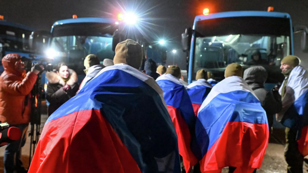 Kiev rejiminin kontrolündeki topraklardan geri getirilen Rus askerler - Sputnik Türkiye
