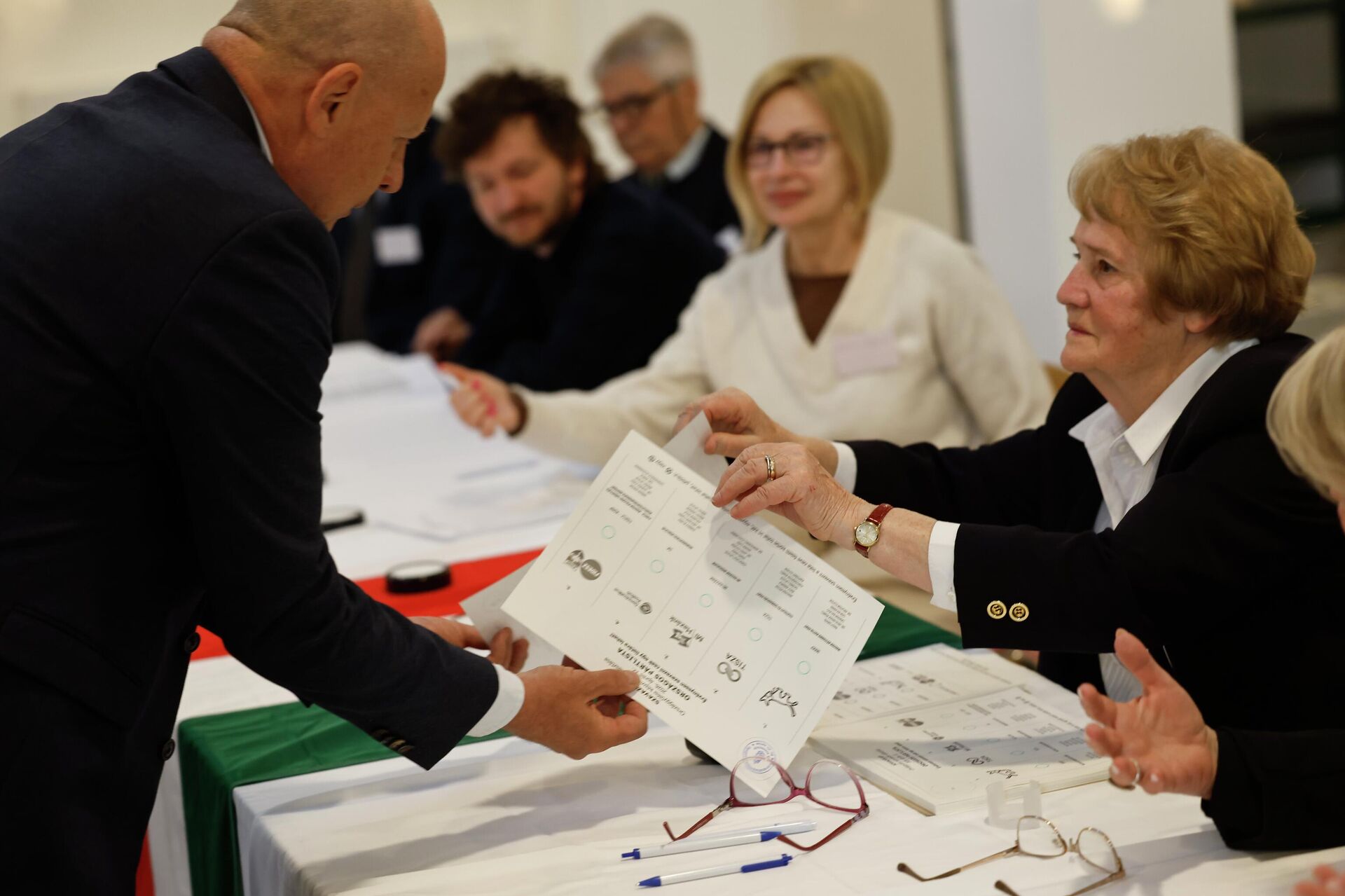 Macaristan genel seçim için sandık başında - Sputnik Türkiye, 1920, 12.04.2026