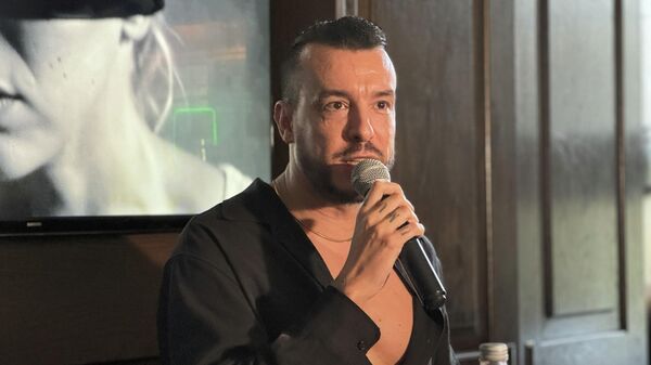 Cem Adrian - Sputnik Türkiye