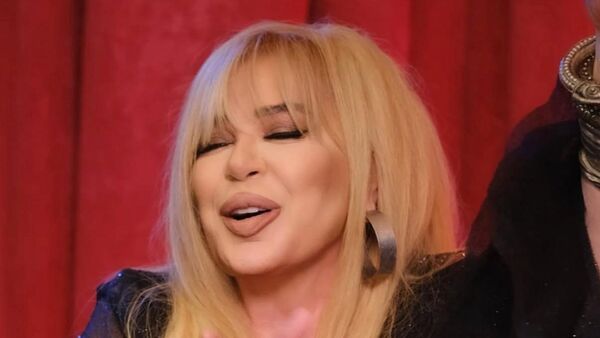 Zerrin Özer sosyal medya  - Sputnik Türkiye