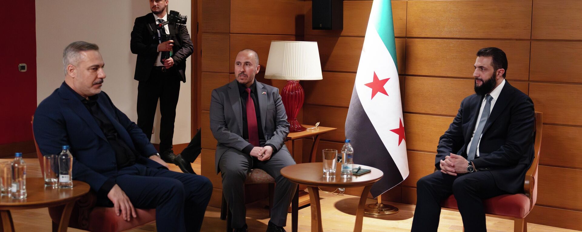 Hakan Fidan Şara ile görüştü - Sputnik Türkiye, 1920, 17.04.2026