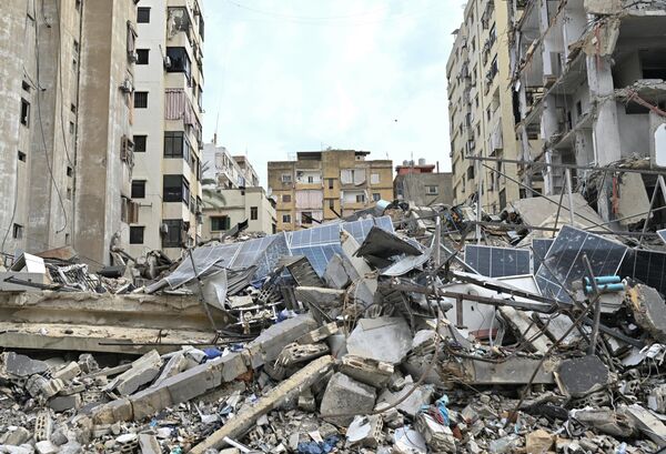 Lübnan'da oluşan yıkım görüntülendi. - Sputnik Türkiye