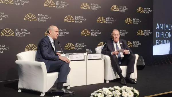 Lavrov: ABD'nin İran'daki operasyonunun amaçlarından biri petrolün kontrolünü ele geçirmekti
