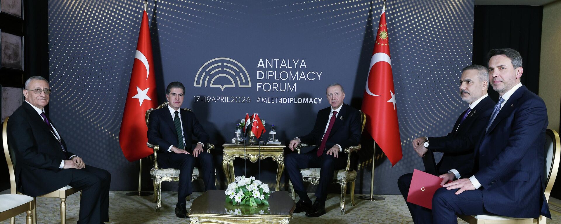 Cumhurbaşkanı Erdoğan, IKBY Başkanı Barzani ile görüştü
 - Sputnik Türkiye, 1920, 18.04.2026