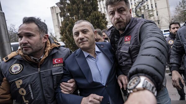 Gülistan Doku soruşturmasında dönemin Tunceli Valisi Tuncay Sonel, adliyeye sevk edildi - Sputnik Türkiye