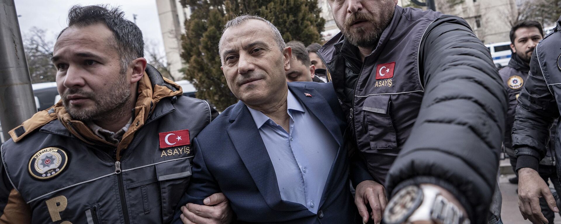 Gülistan Doku soruşturmasında dönemin Tunceli Valisi Tuncay Sonel, adliyeye sevk edildi - Sputnik Türkiye, 1920, 21.04.2026