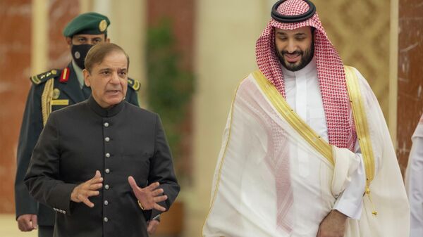 Pakistan Başbakanı Şahbaz Şerif - Suudi Arabistan Veliaht Prensi Muhammed bin Selman - Sputnik Türkiye