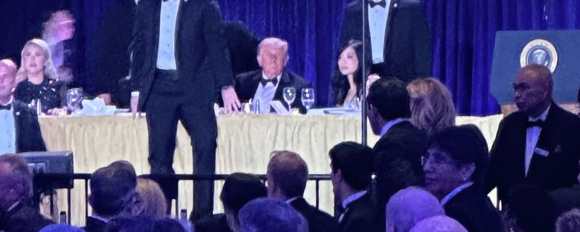 Beyaz Saray'da silah sesleri - Sputnik Türkiye, 1920, 28.04.2026