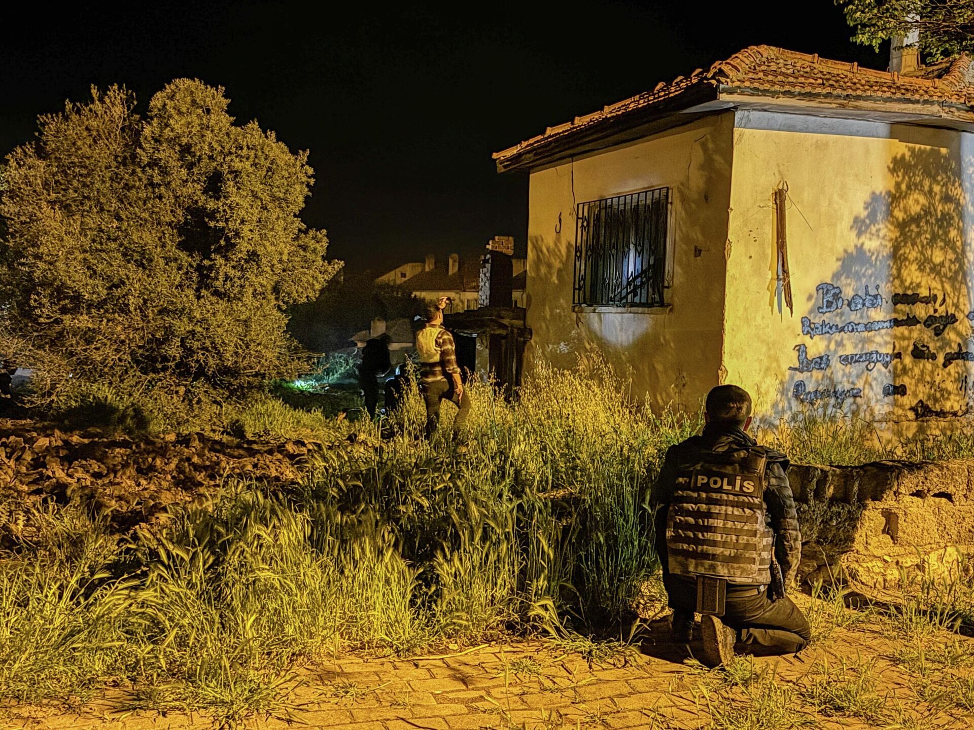 Uşak'ta polis ekibine silahlı saldırı - Sputnik Türkiye, 1920, 26.04.2026