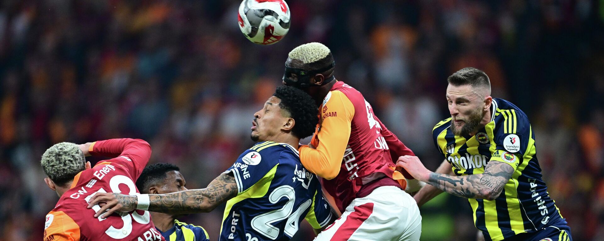 Trendyol Süper Lig'in 31. haftasında Galatasaray ile Fenerbahçe takımları RAMS Park’ta karşılaştı - Sputnik Türkiye, 1920, 26.04.2026