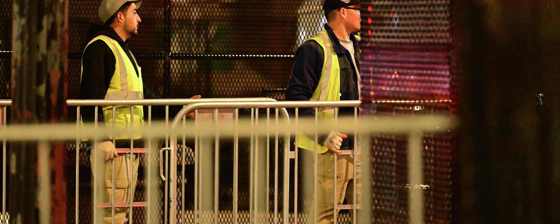 ABD'nin başkenti Washington'da bulunan Beyaz Saray ve çevresinde güvenlik önlemleri  - Sputnik Türkiye, 1920, 27.04.2026