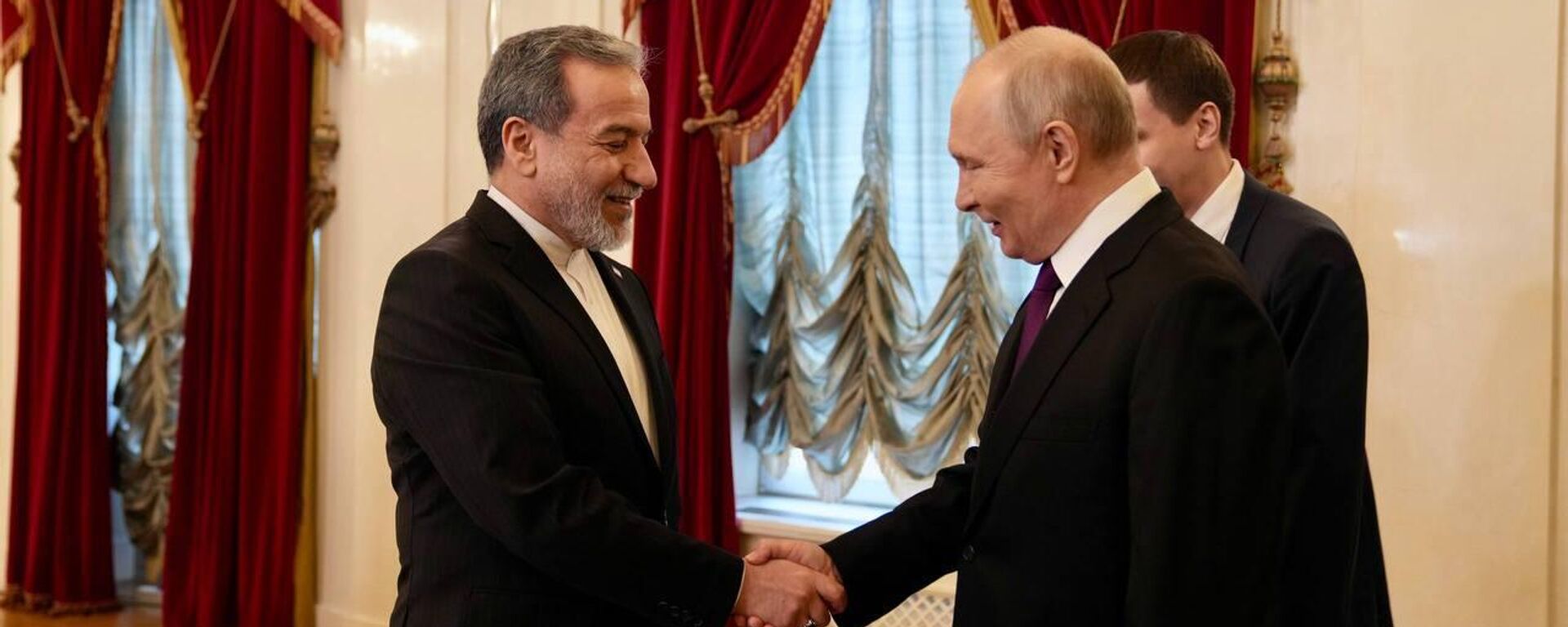 Putin, İran Dışişleri Bakanı Arakçi ile görüşüyor - Sputnik Türkiye, 1920, 27.04.2026