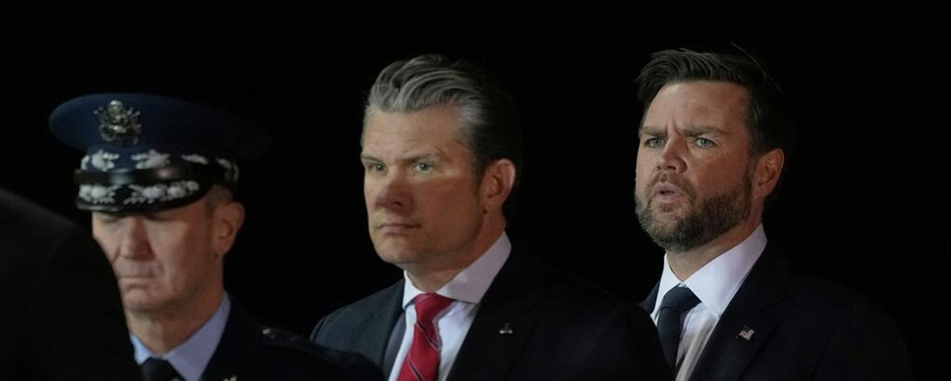 ABD Savunma Bakanı Pete Hegseth, ABD Başkan Yardımcısı JD Vance - Sputnik Türkiye, 1920, 28.04.2026