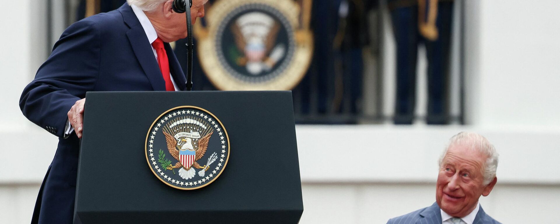 Donald Trump ve İngiltere Kralı 3. Charles - Sputnik Türkiye, 1920, 29.04.2026