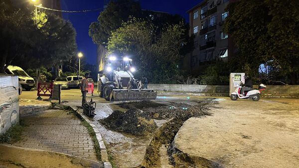Eyüpsultan'da doğalgaz ekiplerinin kazı çalışması sırasında havan topu mermisi olduğu değerlendirilen mühimmat bulundu - Sputnik Türkiye