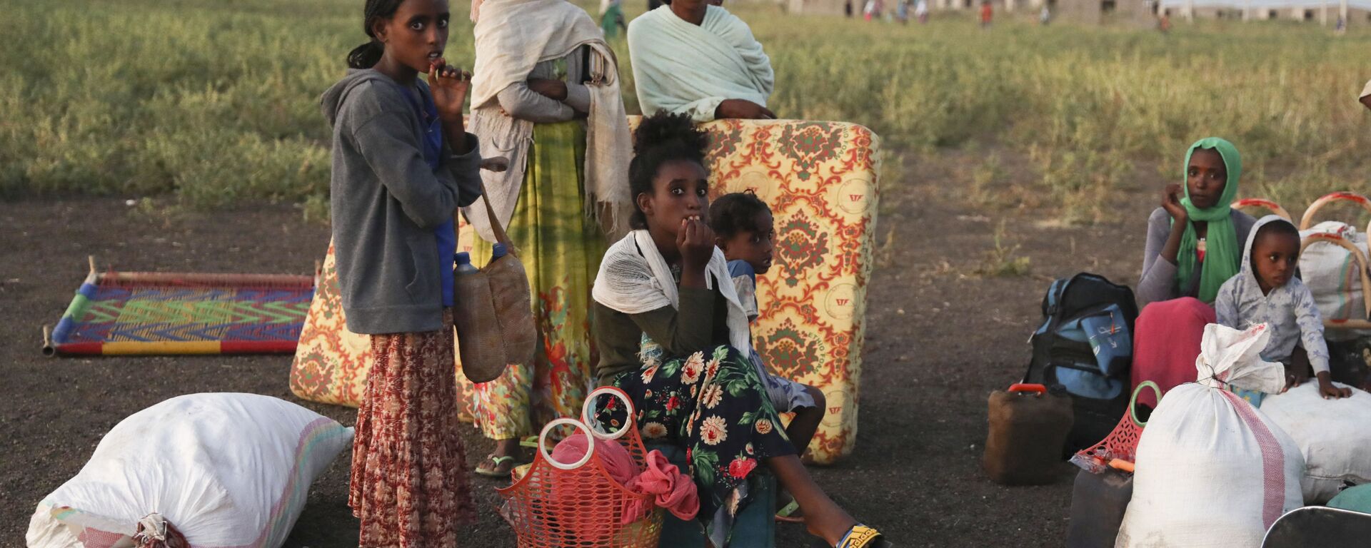 Refugees from the fighting in Tigray cross the border into Sudan - Sputnik Türkiye, 1920, 29.04.2026