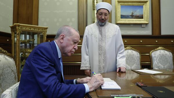 Cumhurbaşkanı Recep Tayyip Erdoğan ve Diyanet İşleri Başkanı Safi Arpaguş - Sputnik Türkiye