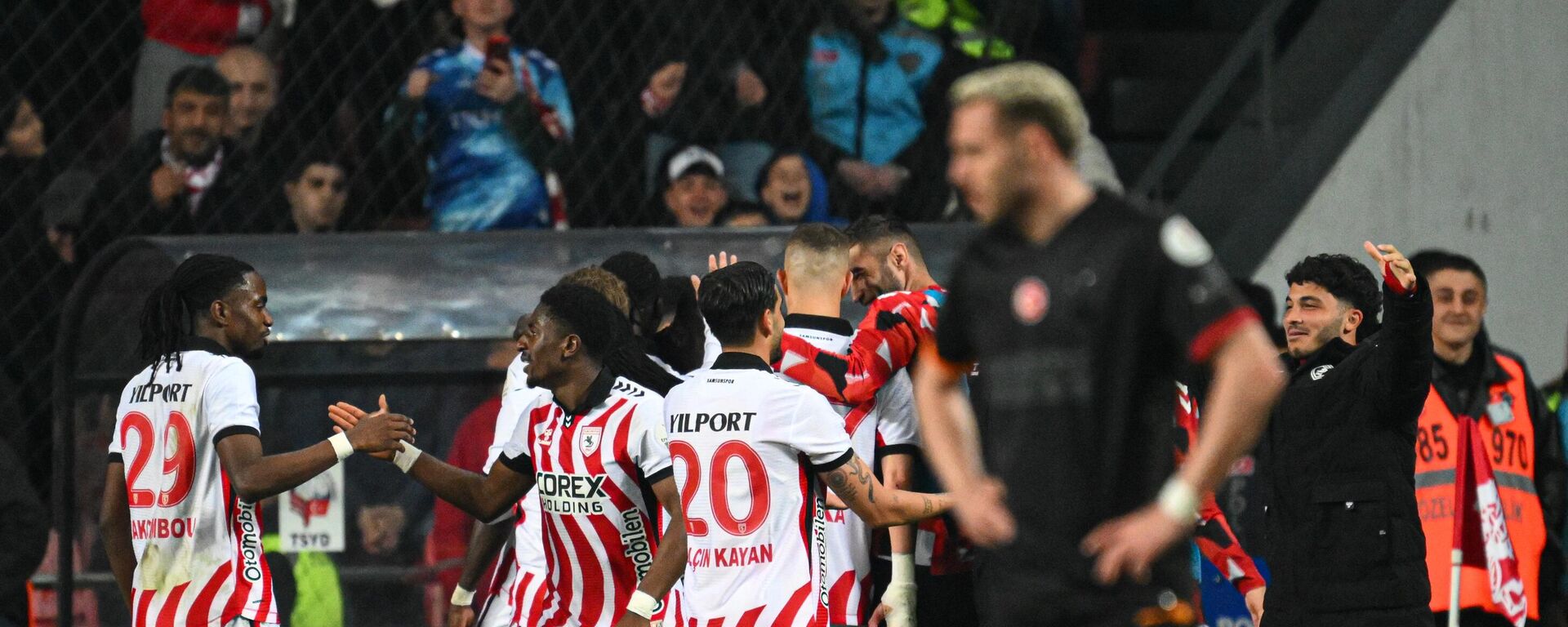 Samsunspor'dan Galatasaray'a ağır darbe: 4-1 - Sputnik Türkiye, 1920, 03.05.2026