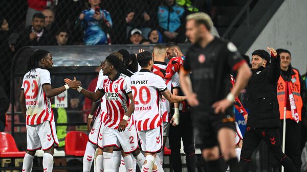 Samsunspor'dan Galatasaray'a ağır darbe: 4-1 - Sputnik Türkiye