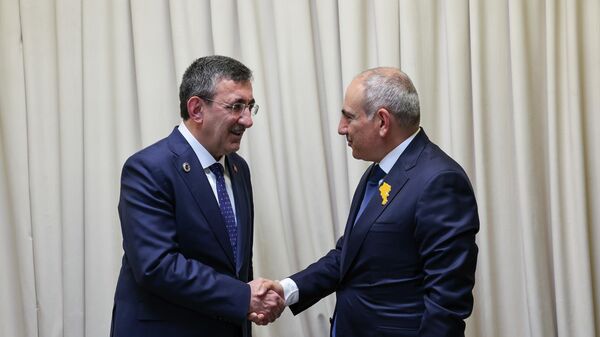 Cevdet Yılmaz, Nikol Paşinyan - Sputnik Türkiye