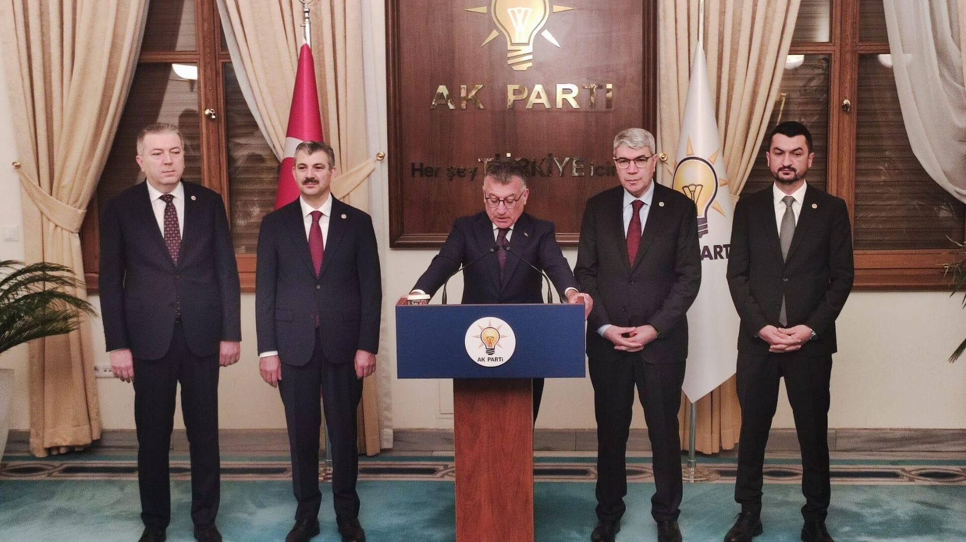 AK Parti Grup Başkanı Abdullah Güler, - Sputnik Türkiye, 1920, 05.05.2026