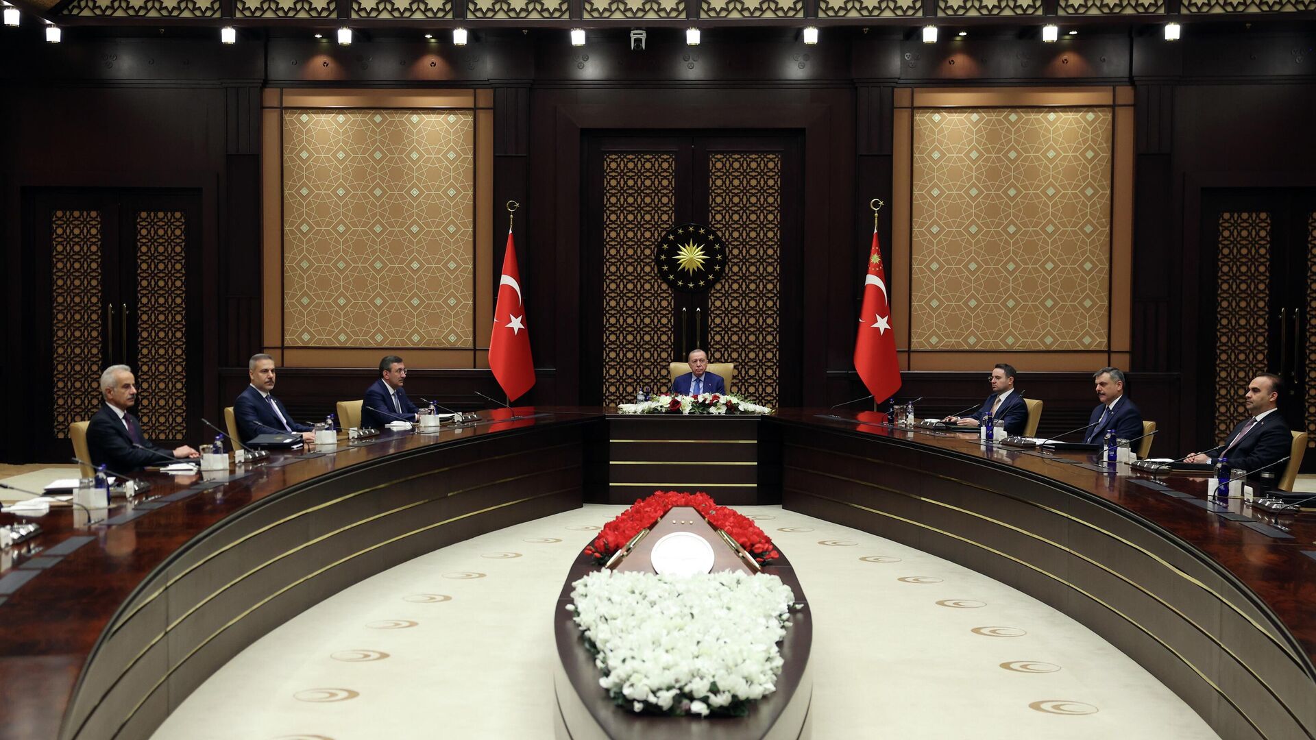Cumhurbaşkanı Recep Tayyip Erdoğan, Cumhurbaşkanlığı Külliyesi'nde Siber Güvenlik Kurulu Toplantısı'na başkanlık etti - Sputnik Türkiye, 1920, 05.05.2026