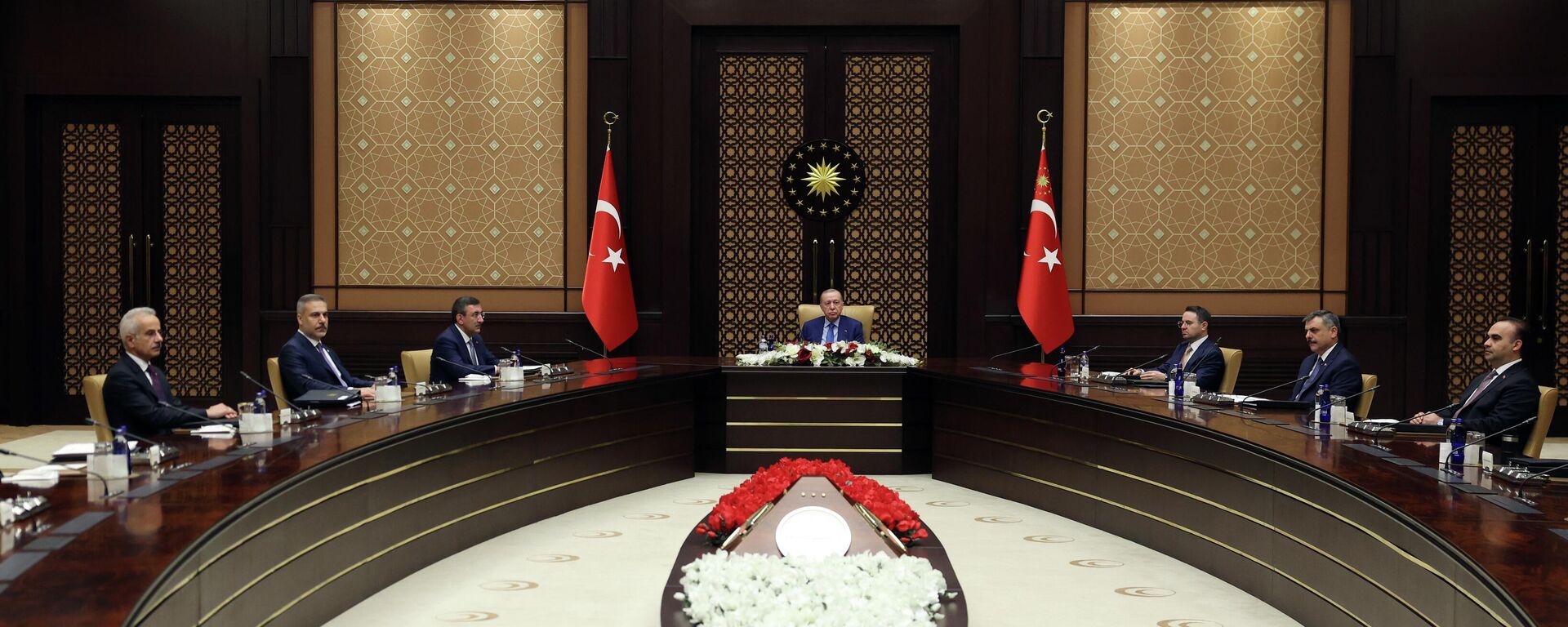 Cumhurbaşkanı Recep Tayyip Erdoğan, Cumhurbaşkanlığı Külliyesi'nde Siber Güvenlik Kurulu Toplantısı'na başkanlık etti - Sputnik Türkiye, 1920, 05.05.2026