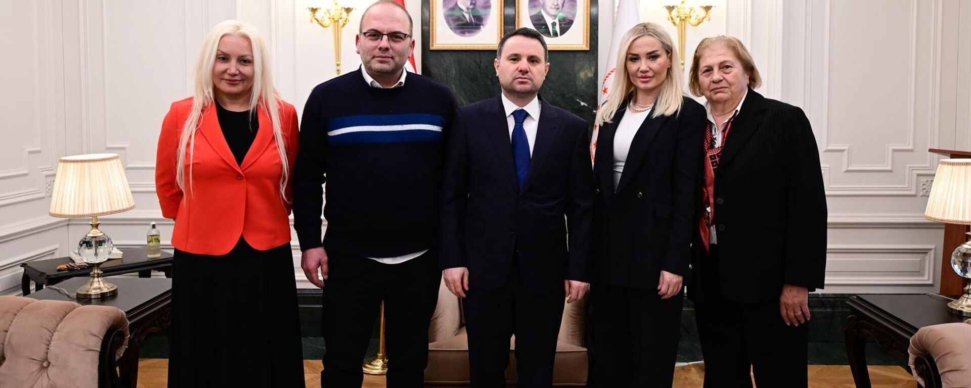 Adalet Bakanı Akın Gürlek, 5 Haziran 2000'de katledilen Çağla Tuğaltay'ın ailesiyle görüştü - Sputnik Türkiye, 1920, 06.05.2026