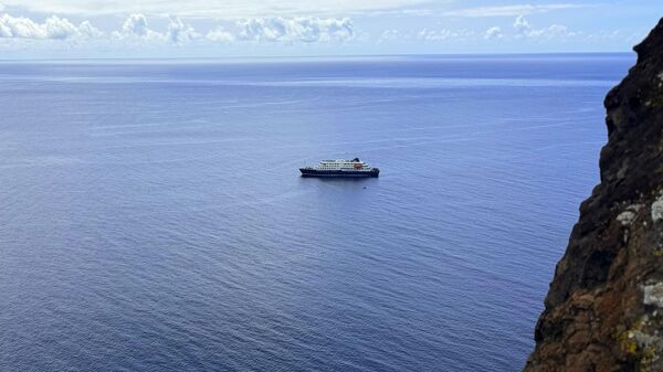 Atlas Okyanusu'ndaki bir gemide görülen hantavirüs vakaları
 - Sputnik Türkiye