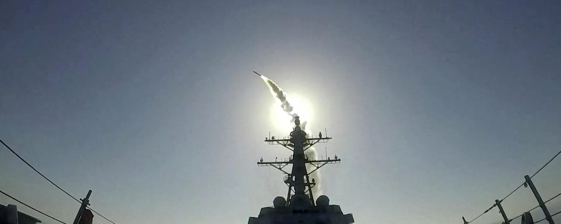 ABD yapımı Tomahawk füzesinin fırlatma anı - Sputnik Türkiye, 1920, 07.05.2026