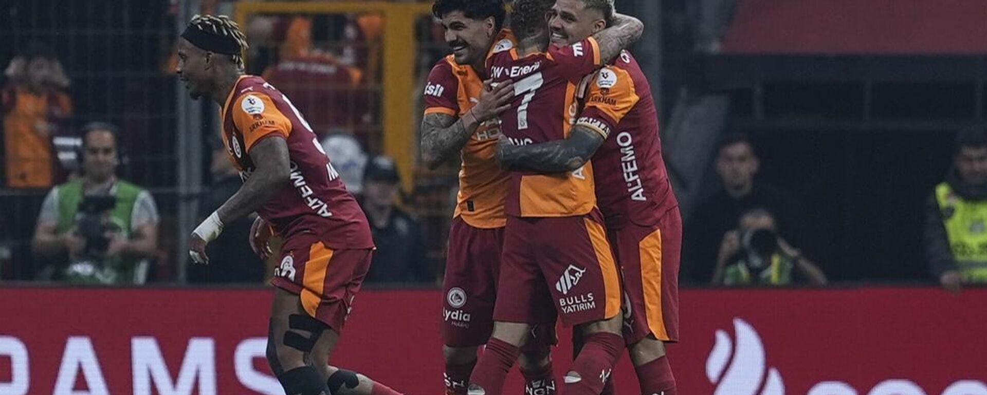 Galatasray şampiyon - Sputnik Türkiye, 1920, 10.05.2026