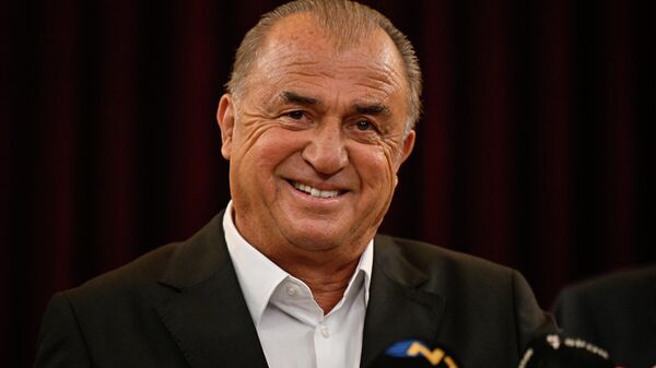 Fatih Terim ve Bülent Korkmaz UEFA Kupası şampiyonluğunun 26. yıl dönümünde buluştu - Sputnik Türkiye