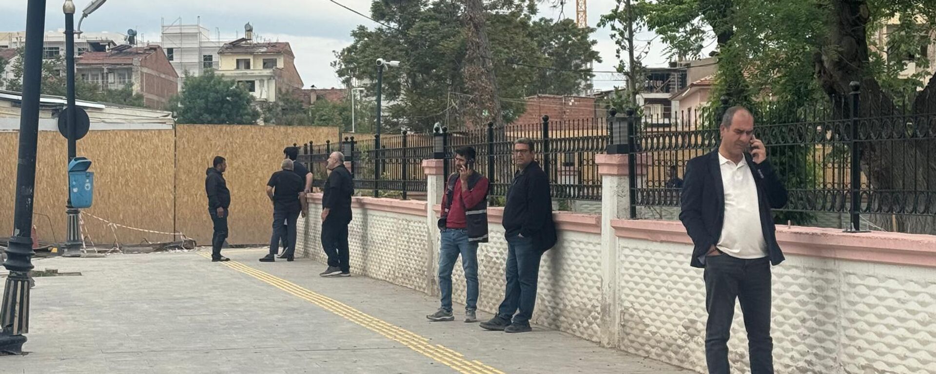 Malatya'nın Battalgazi ilçesinde saat 09.00'da 5,6 büyüklüğünde deprem meydana geldi. Kent merkezinde depremi hisseden bazı vatandaşlar, sokağa çıktı.
 - Sputnik Türkiye, 1920, 20.05.2026