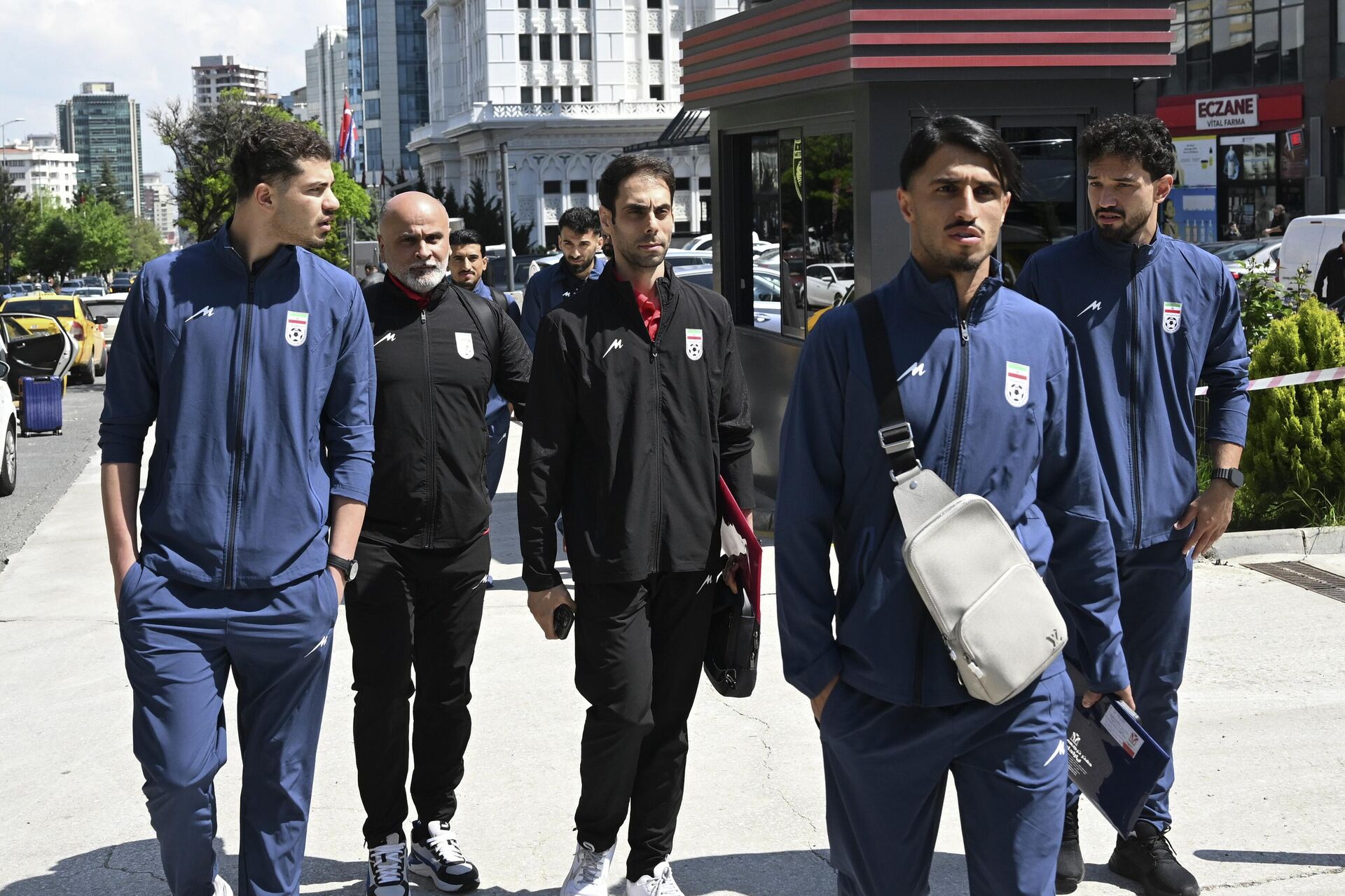 İran Milli Futbol Takımı, Kanada vizesi almak için vize başvuru merkezine geldi - Sputnik Türkiye, 1920, 21.05.2026