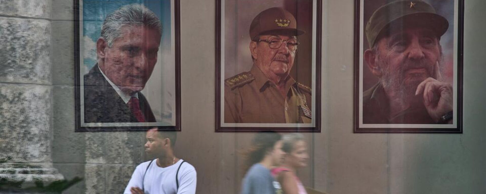Miguel Diaz-Canel, Raul Castro, and Fidel Castro - Sputnik Türkiye, 1920, 21.05.2026