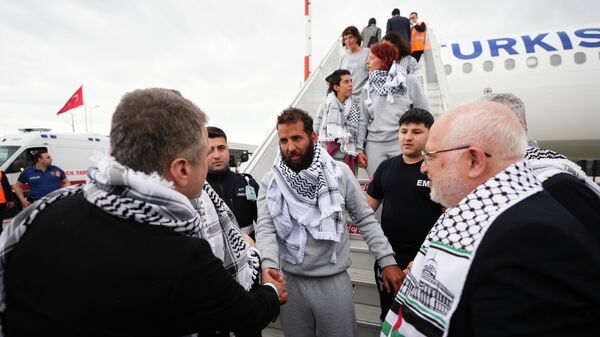 Sumud Filosu katılımcıları İstanbul'a geldi - Sputnik Türkiye