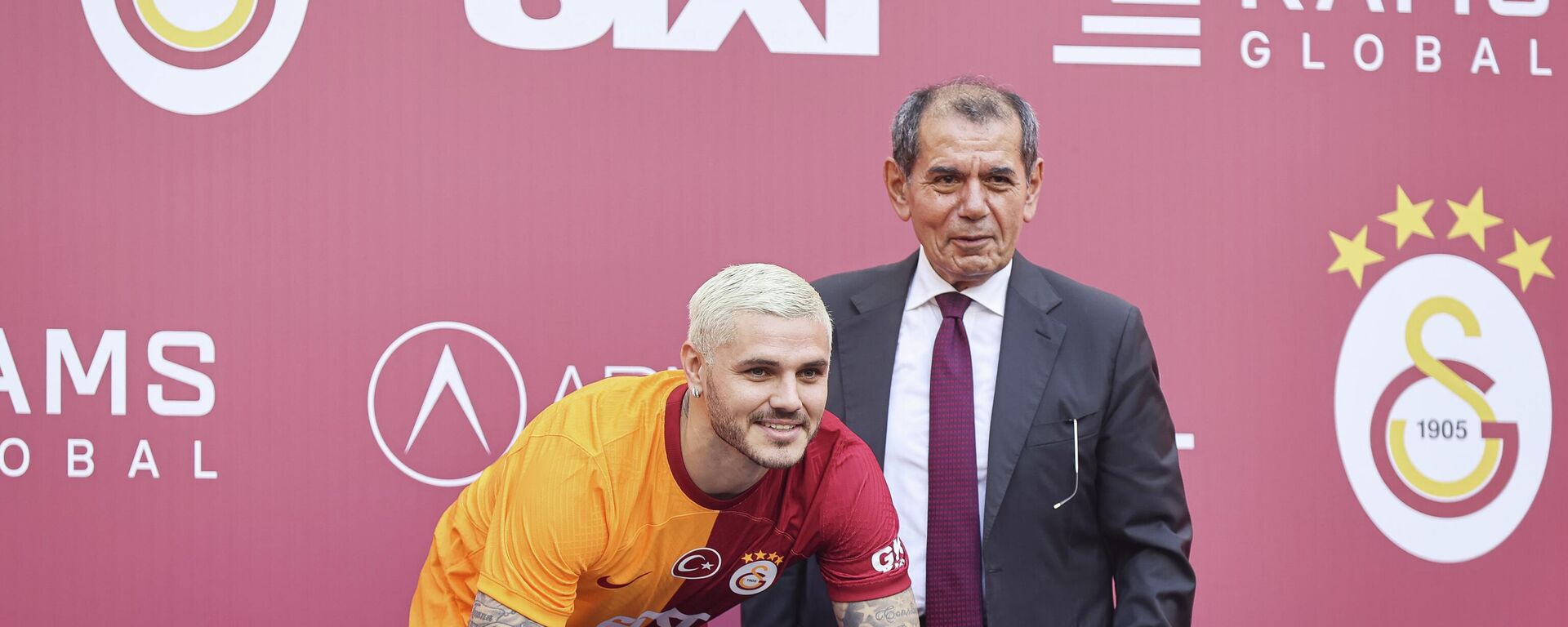 Icardi ve Dursun Ozbek - Sputnik Türkiye, 1920, 16.06.2026
