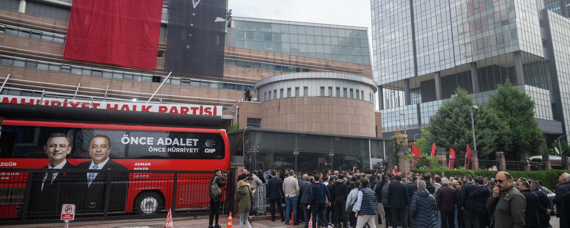 CHP Genel Merkezi önünde hareketlilik - Sputnik Türkiye, 1920, 26.05.2026
