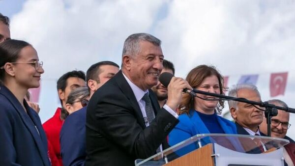 İzmir Güzelbahçe Belediye Başkanı Mustafa Günay - Sputnik Türkiye