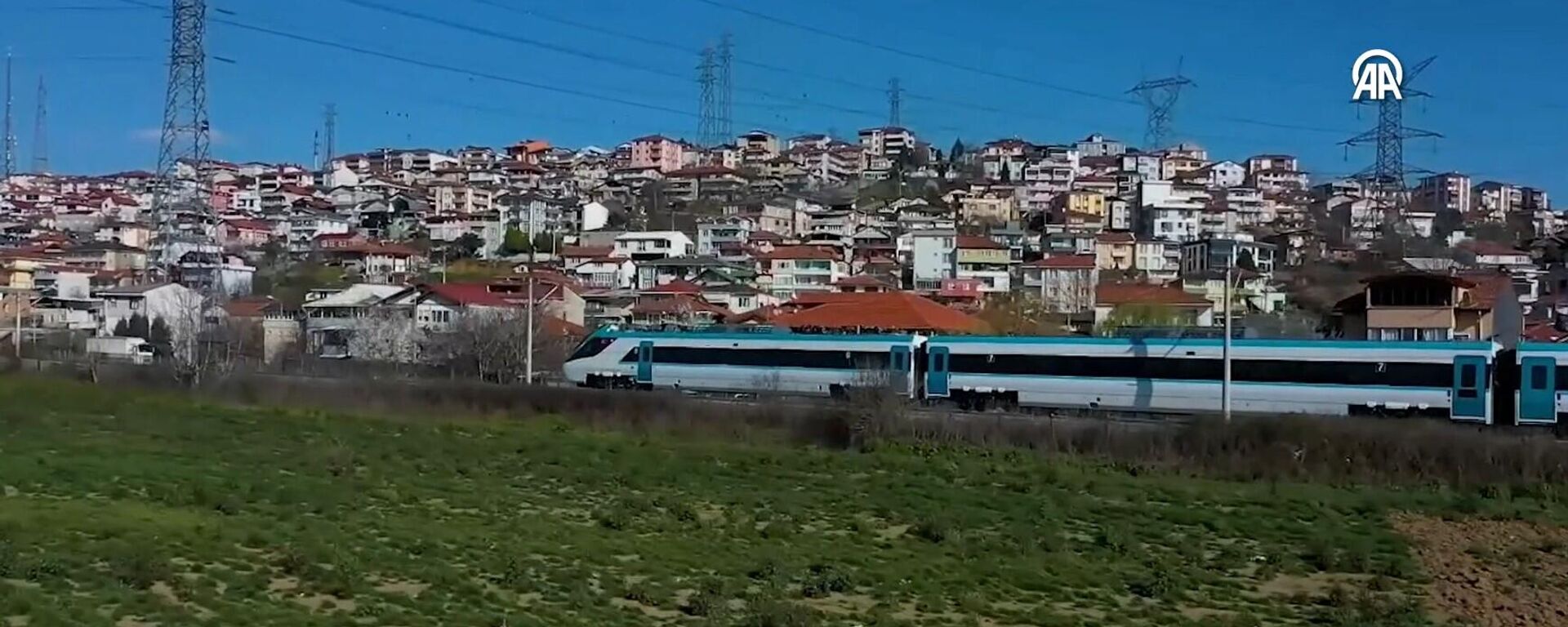 Elektrikli Hızlı Tren 240 Kilometre Hıza Ulaştı - Sputnik Türkiye, 1920, 28.05.2026