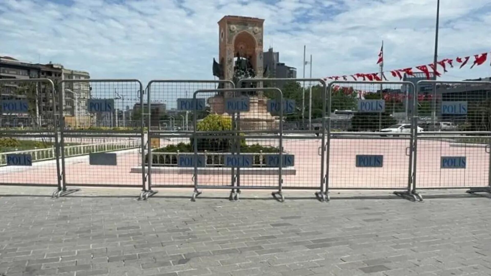 İstanbul'da bazı yollar trafiğe kapatıldı İstanbul'da bazı yollar trafiğe kapatıldı - Sputnik Türkiye, 1920, 31.05.2026
