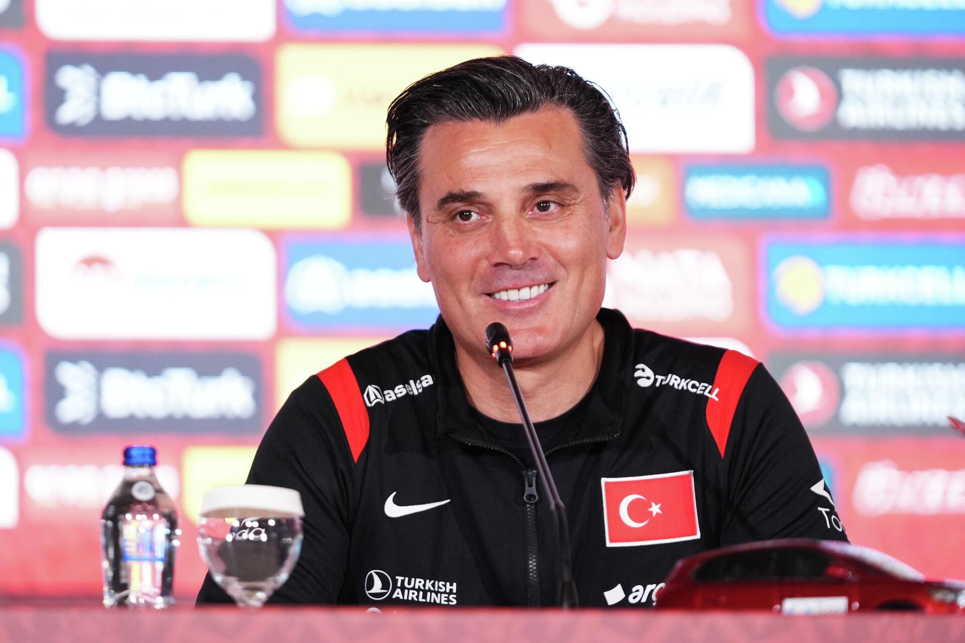 Vincenzo Montella - Sputnik Türkiye, 1920, 01.06.2026