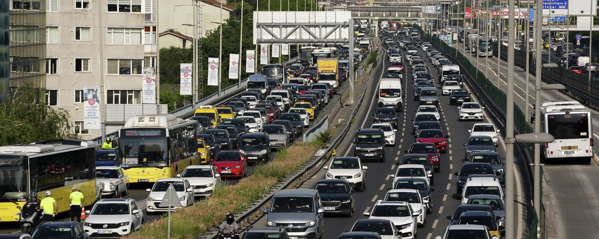 Bayram tatili bitti, İstanbul trafiği kilitlendi: Yoğunluk yüzde 60’a ulaştı - Sputnik Türkiye, 1920, 18.06.2026