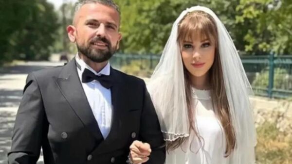 Tuğçe Tayfur sosyal medya  - Sputnik Türkiye