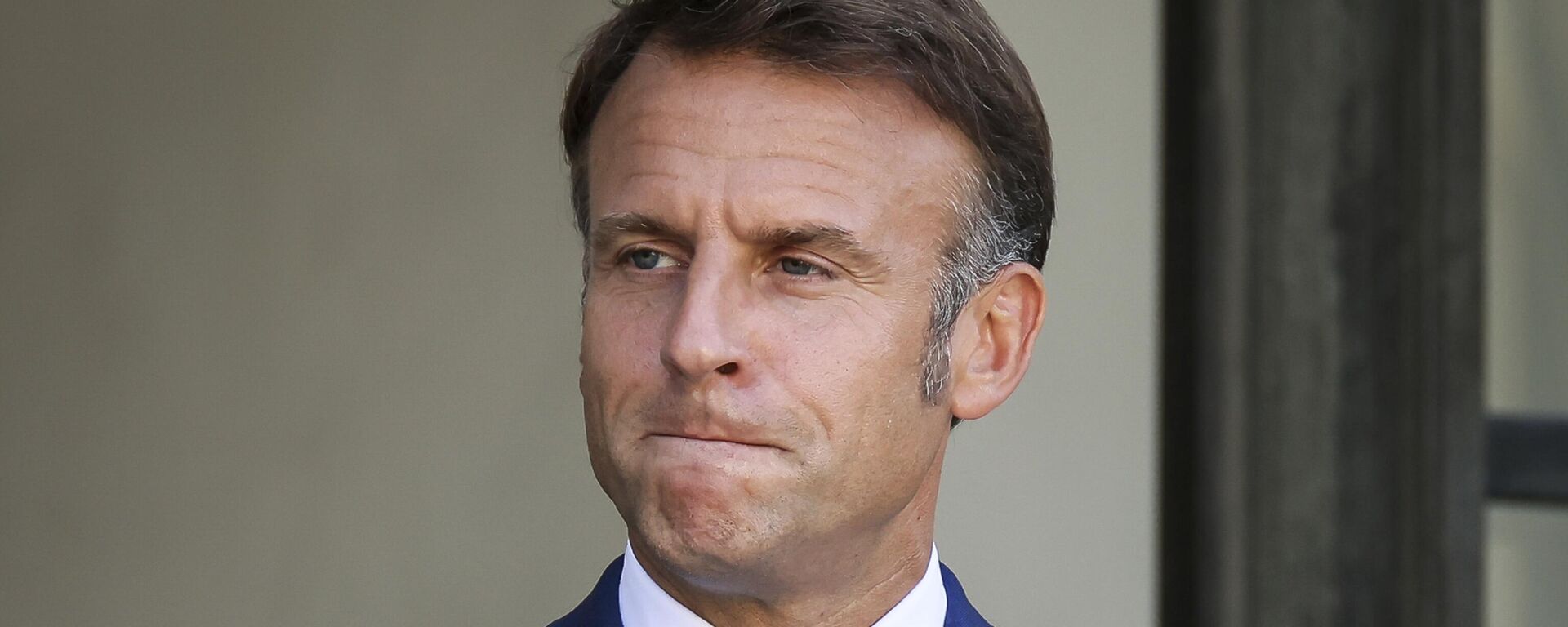 French President Emmanuel Macron gestures at the Elysee Palace as French left-wing coalition accuses Emmanuel Macron of denying democracy after he has rejected the New Popular Front's candidate to form a new government following last month's inconclusive election, Tuesday, Aug. 27, 2024 in Paris. - Sputnik Türkiye, 1920, 01.06.2026