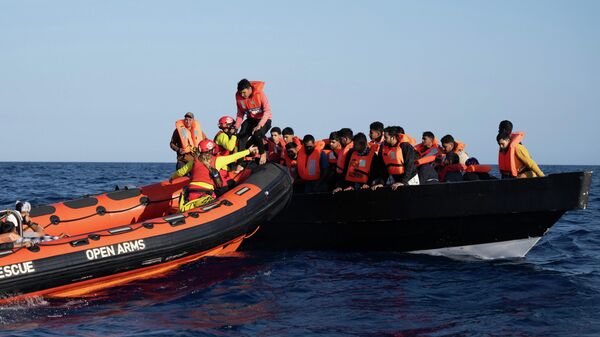 Akdeniz'de 58 göçmen kurtarıldı - Sputnik Türkiye